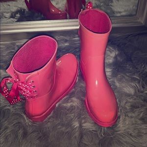 Crown & Ivy lace up rain boots